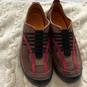 Leather, sturdy lace less shoes size 9